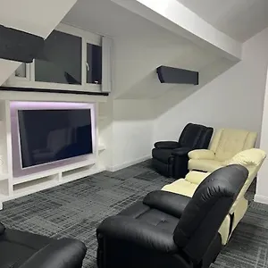 South Pier Apartment