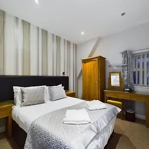 The House, Luxury Apartment