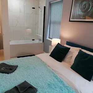 Lägenhetshotell Blok 3 -jacuzzi Suites, & Ensuite, Blackpool